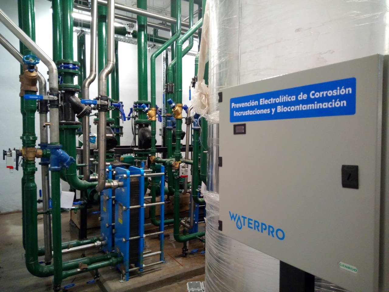 Controlador y ánodos del sistema electrolítico WaterPro